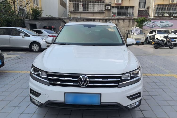 Volkswagen tiguan l 2021 — фото 2