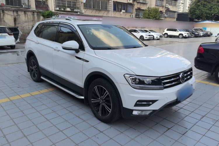 Volkswagen tiguan l 2021 — фото 3