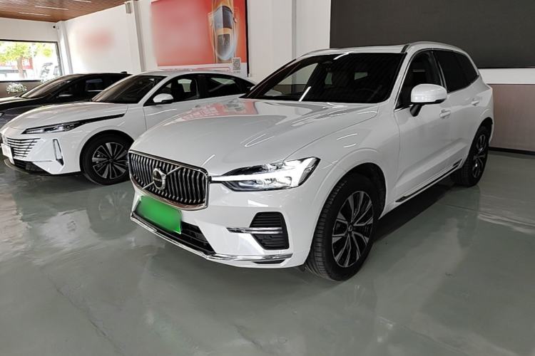 Volvo XC60 2025 — фото 1