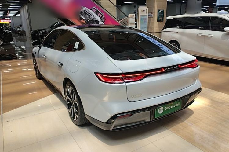 Geely Galaxy E8 2025 — 4