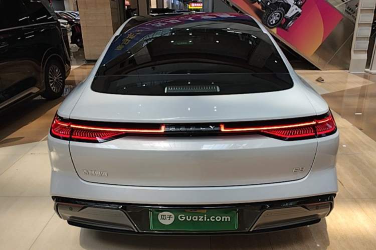 Geely Galaxy E8 2025 — 5