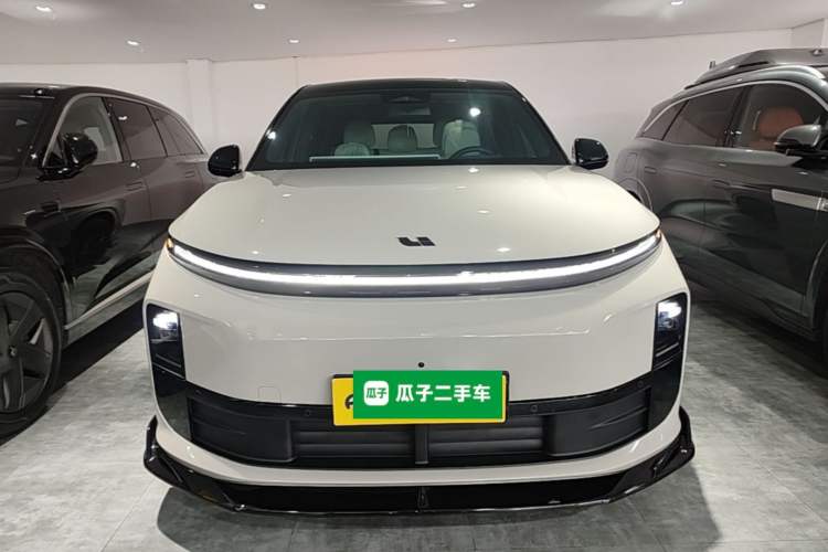 Li Auto L6 2024 — 2