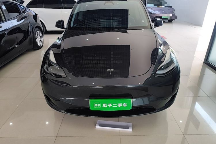 Tesla Model Y 2024 — 2