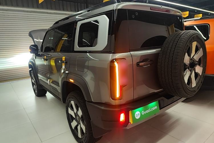 BAIC BJ40 2025 — 4