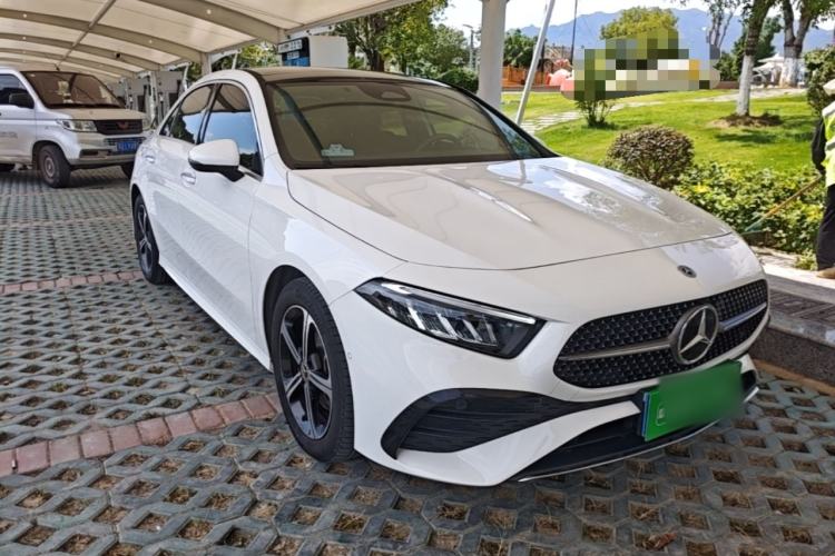 Mercedes-Benz A 200 L 2023 — фото 3