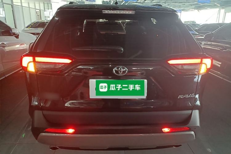 Toyota RAV4 2023 — 5