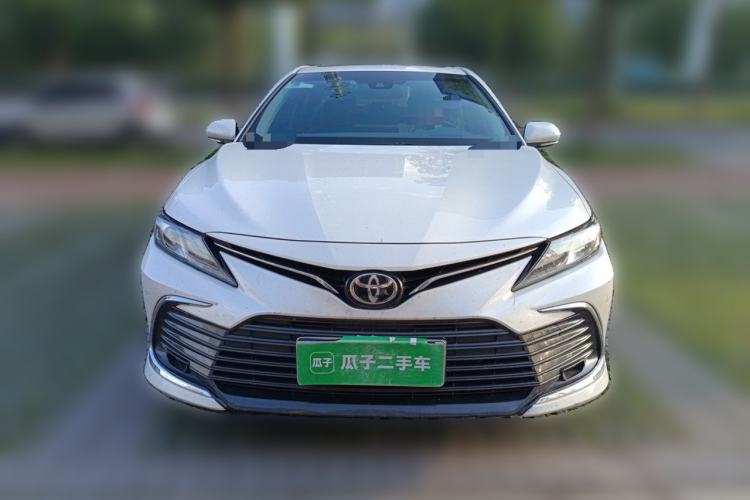 Toyota Camry 2021 — фото 2