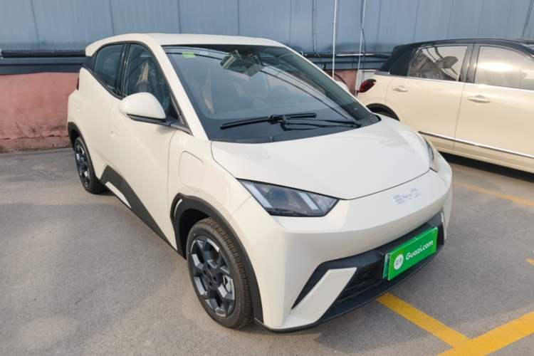 BYD Dolphin Mini 2025 — 3