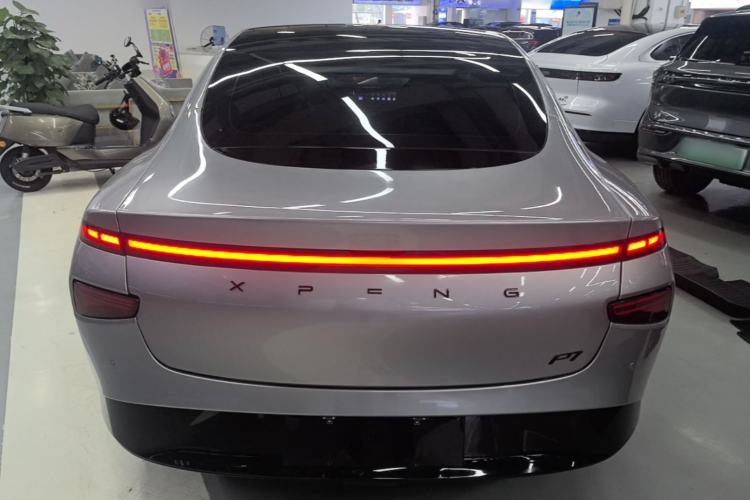 XPeng P7 2022 — 5