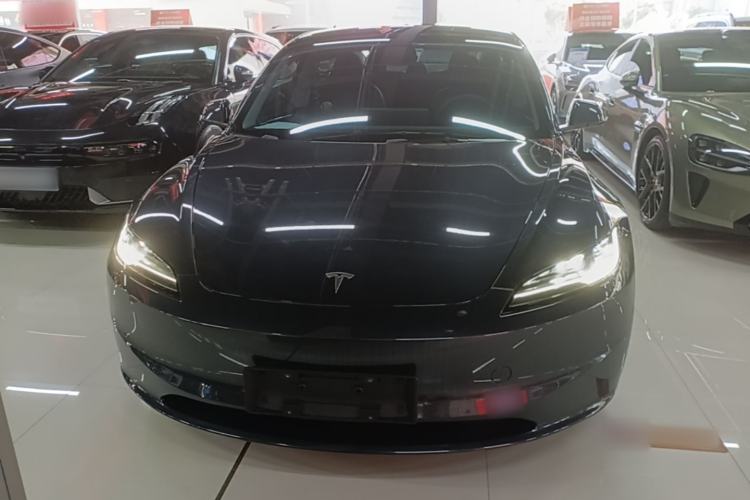 Tesla Model 3 2023 — 2