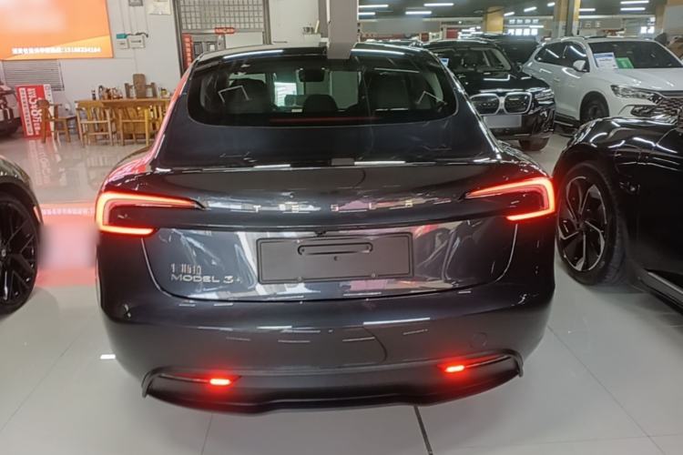 Tesla Model 3 2023 — 5