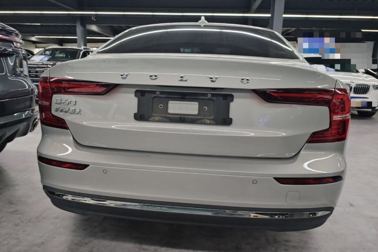 Volvo S60 2025 — 5