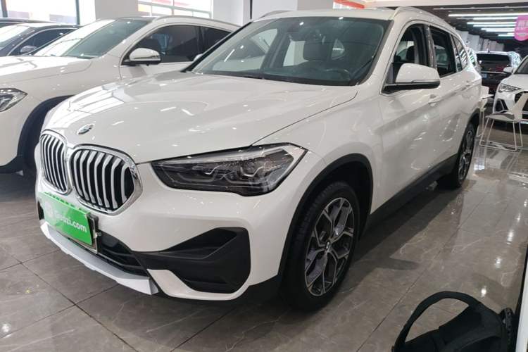 BMW X1 2022 — фото 1