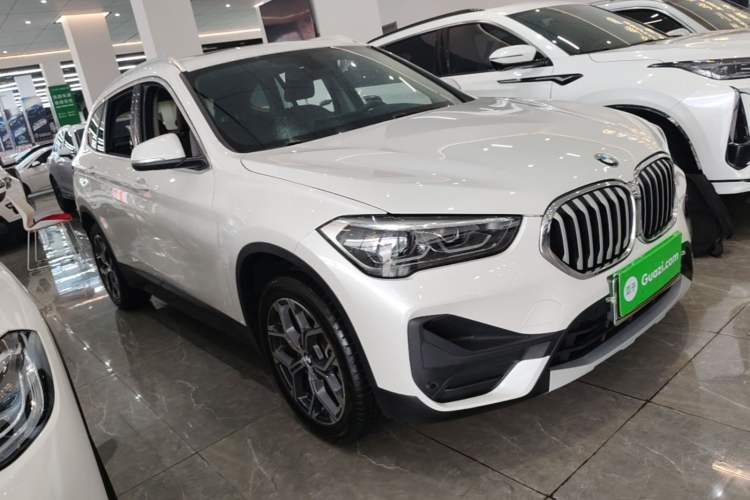 BMW X1 2022 — фото 3