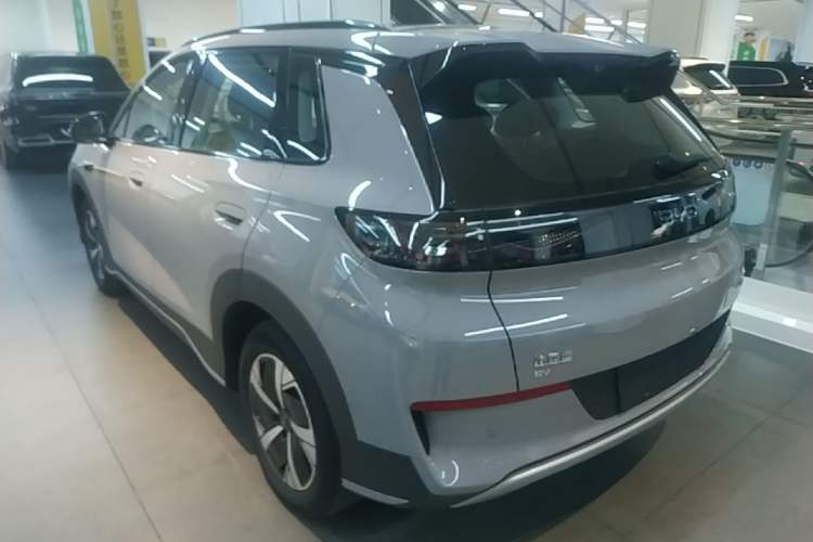 BYD Sealion 05 EV 2025 — 4