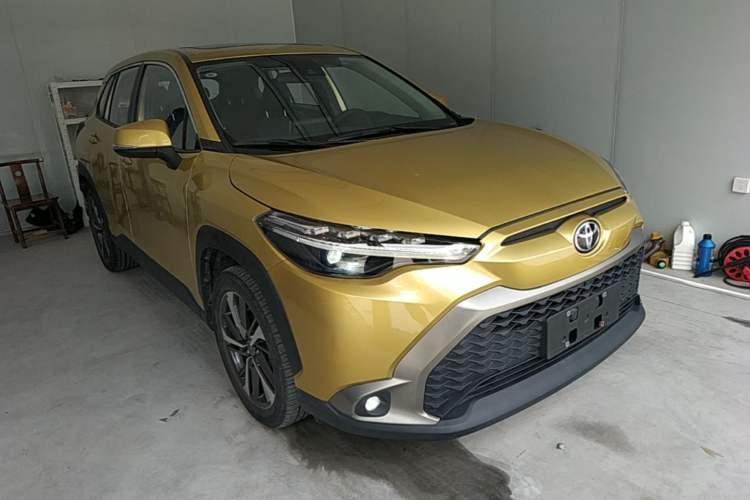 Toyota Corolla Cross 2022 — фото 3