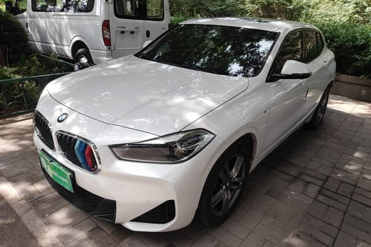 BMW X2 2021 — фото 1