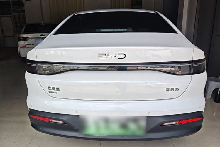 BYD Seal 05 DM-i 2025 — фото 5