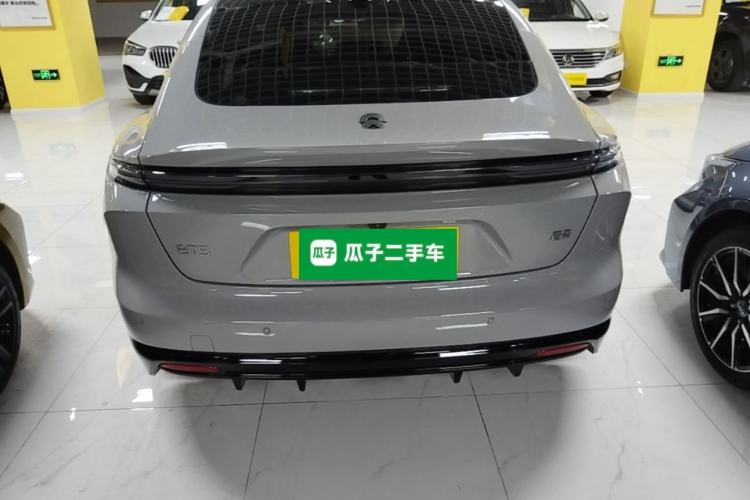 NIO ET5 2025 — 5