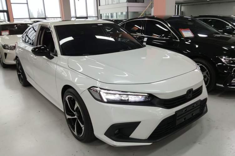 Honda Civic 2023 — 3