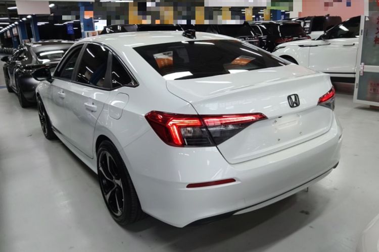 Honda Civic 2023 — 4