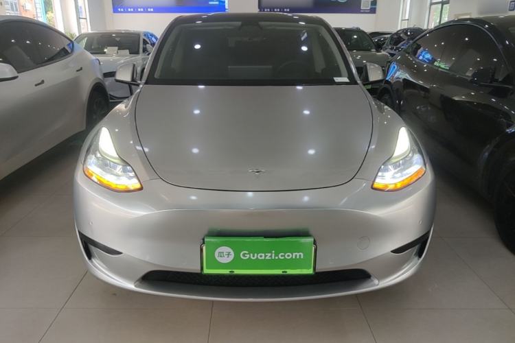 Tesla Model Y 2022 — 2