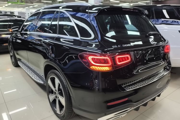 Mercedes-Benz GLC 300 L 2022 — фото 4