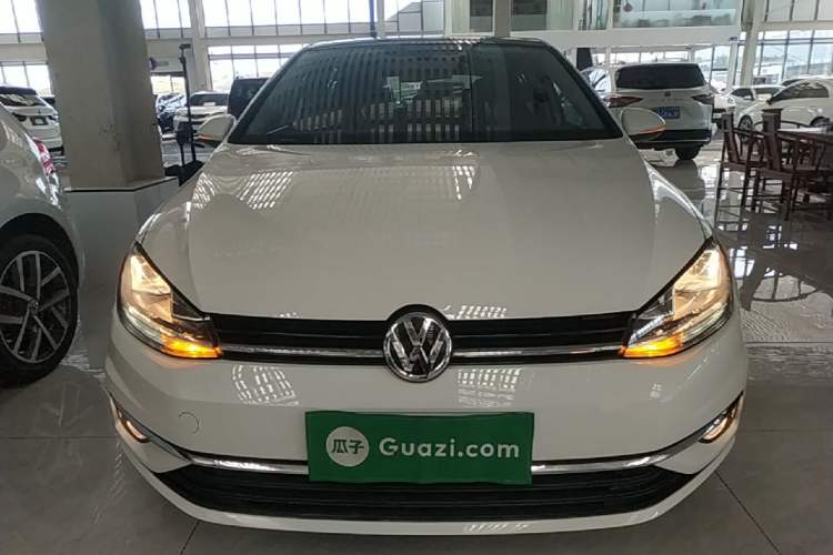 Volkswagen Golf 2020 — 2