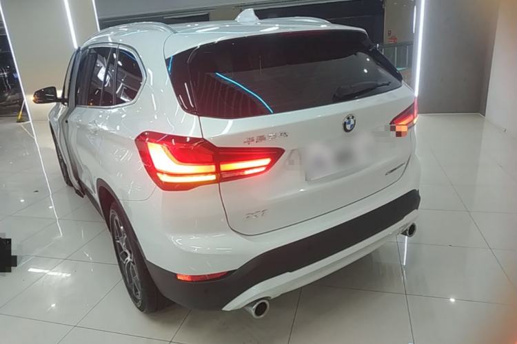 BMW X1 2021 — фото 4