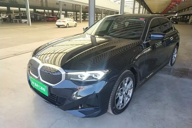 BMW i3 2025 — фото 1