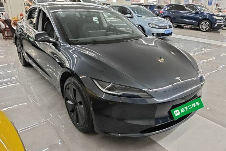 Tesla Model 3 2025 — 3