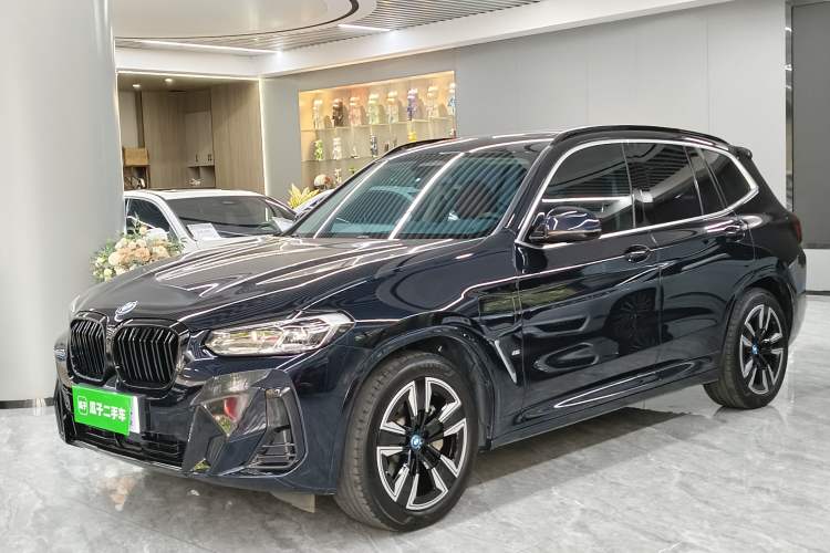 BMW iX3 2023 — фото 1