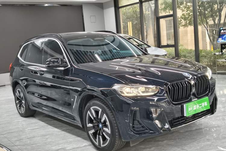 BMW iX3 2023 — фото 3