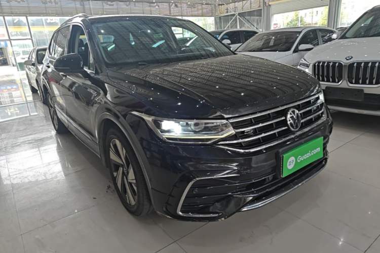 Volkswagen Tiguan L 2023 — фото 3