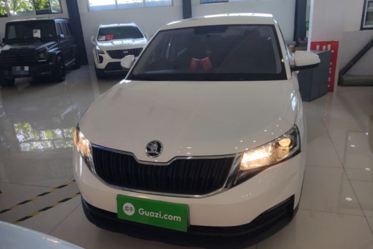 Skoda Kamiq 2020 — фото 2