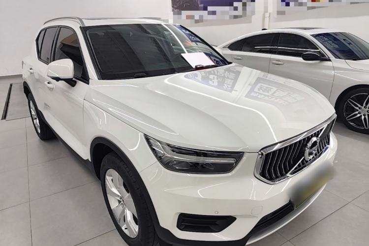 Volvo XC40 2021 — 3