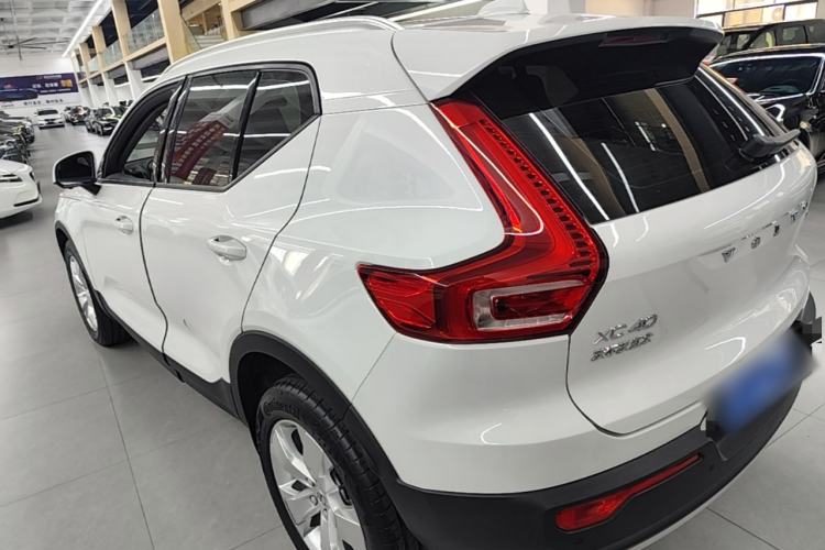 Volvo XC40 2021 — 4