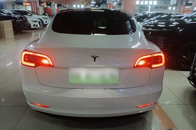 Tesla Model 3 2022 — 5