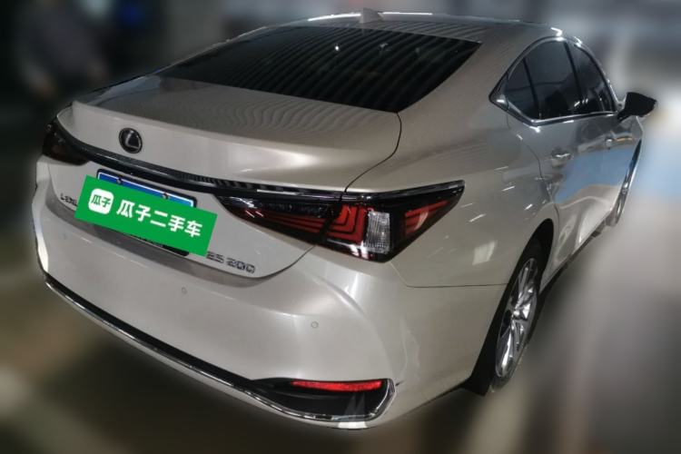 Lexus ES 200 2022 — 4