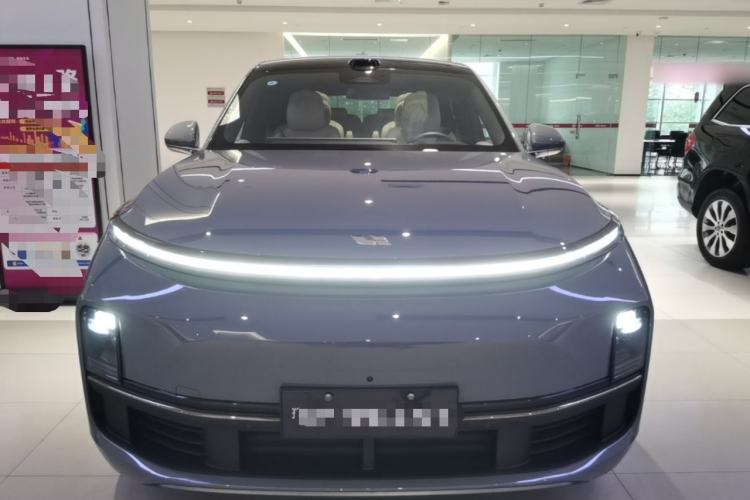 Li Auto L8 2025 — 2