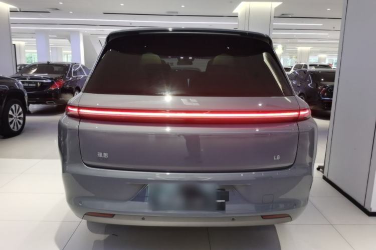 Li Auto L8 2025 — 5