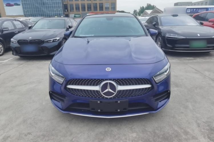 Mercedes-Benz A 180 L 2020 — 2