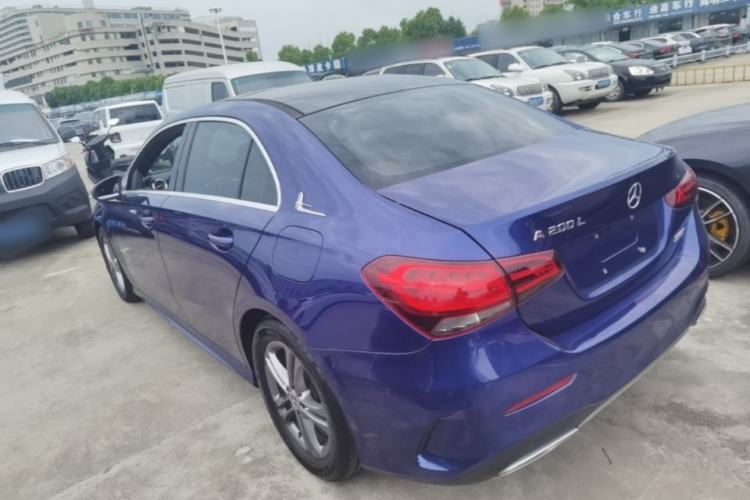 Mercedes-Benz A 180 L 2020 — 4