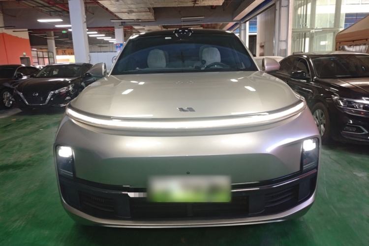 Li Auto L8 2023 — 2
