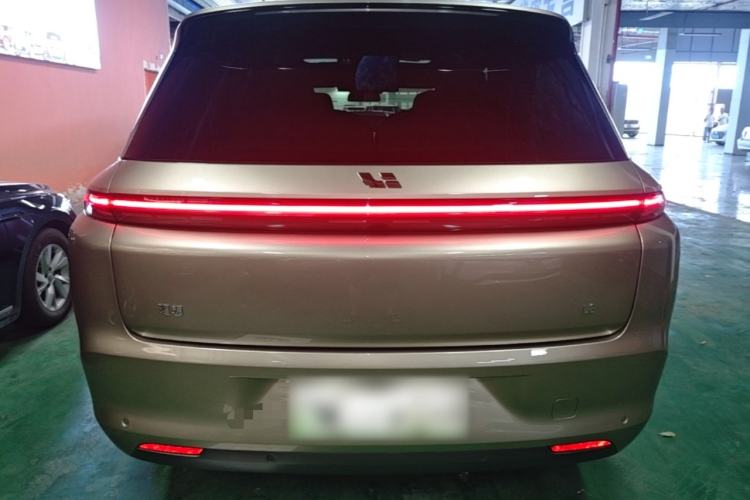 Li Auto L8 2023 — 5