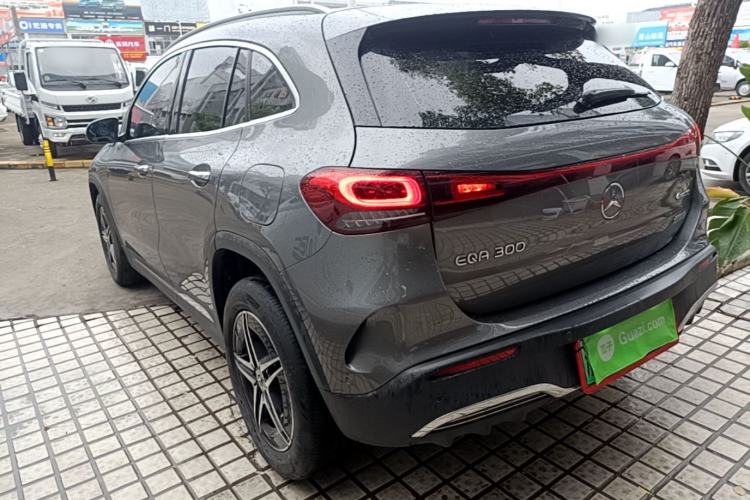 Mercedes-Benz EQA 300 2022 — 4