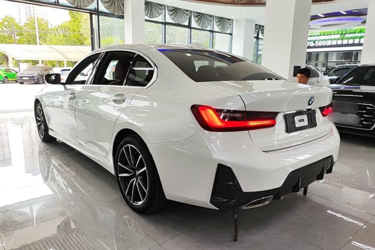 BMW 320Li 2024 — фото 4