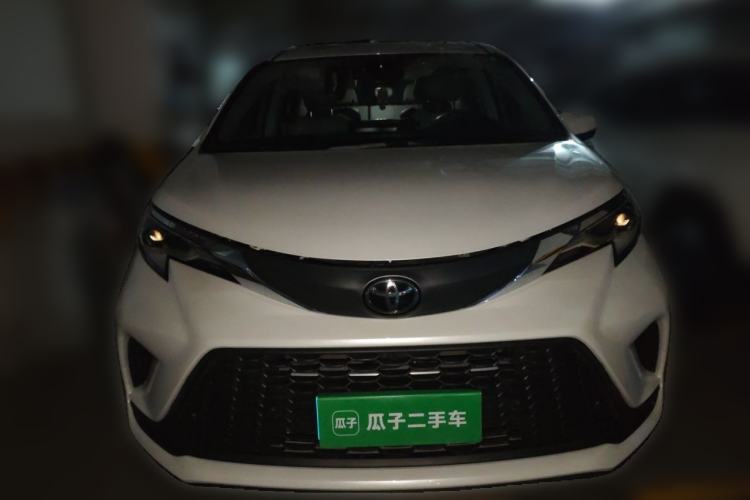Toyota Granvia 2024 — 2