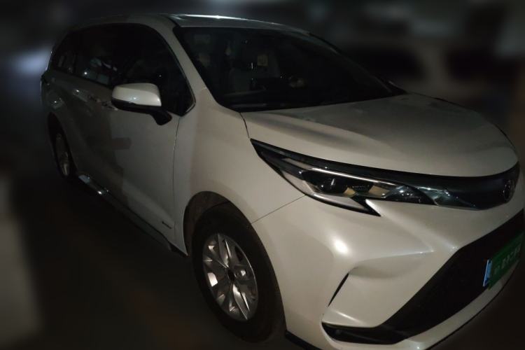 Toyota Granvia 2024 — 3