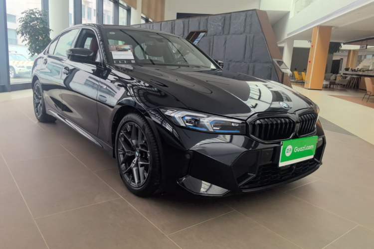 BMW 330Li 2025 — 3